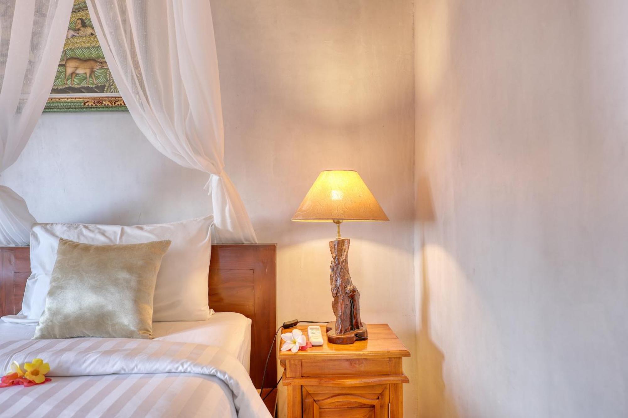 Bagia Bungalows Batumadeg Buitenkant foto